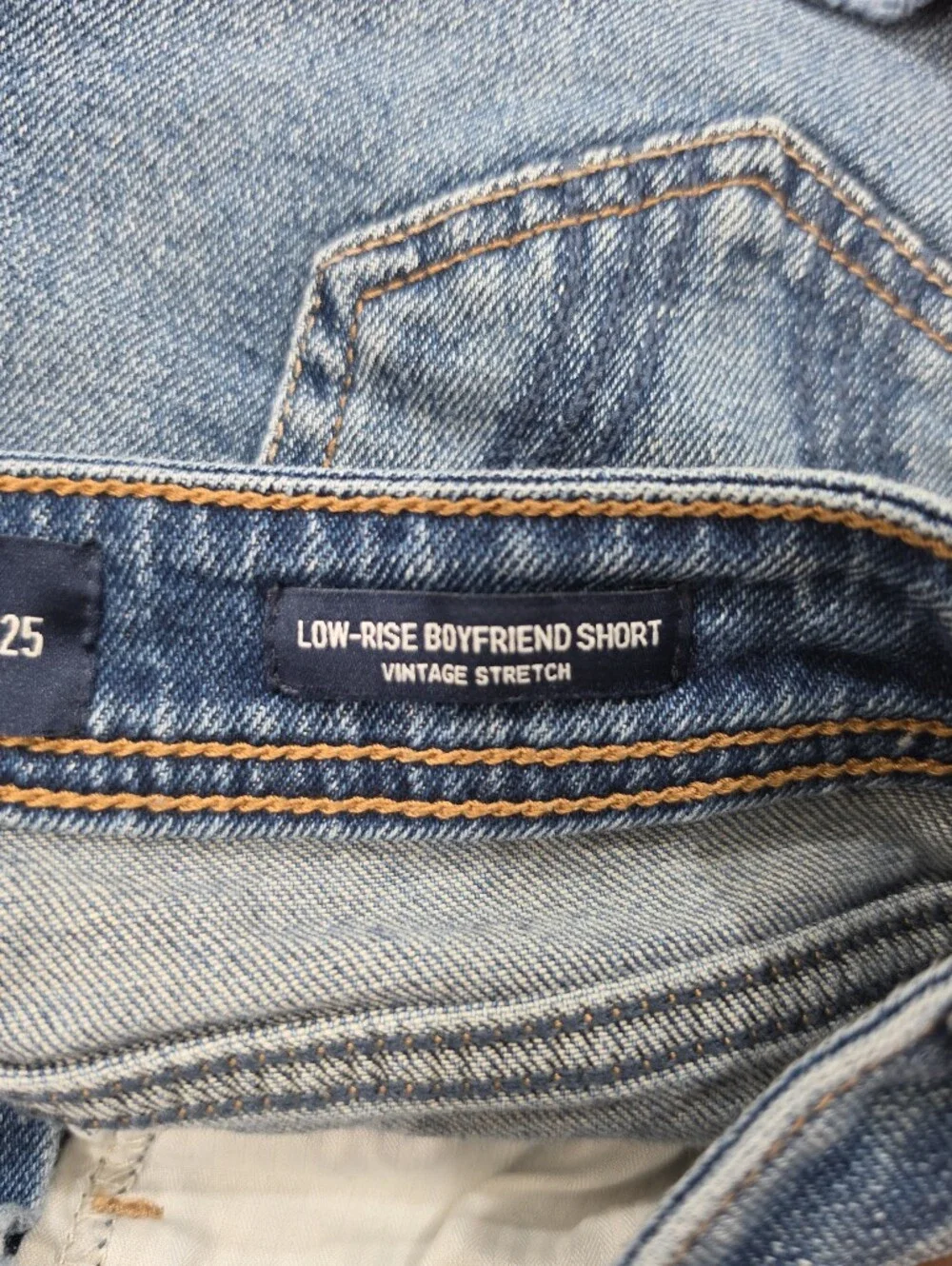 Hollister Low-Rise Boyfriend Short in Distressed Denim Blue Women's Size 25